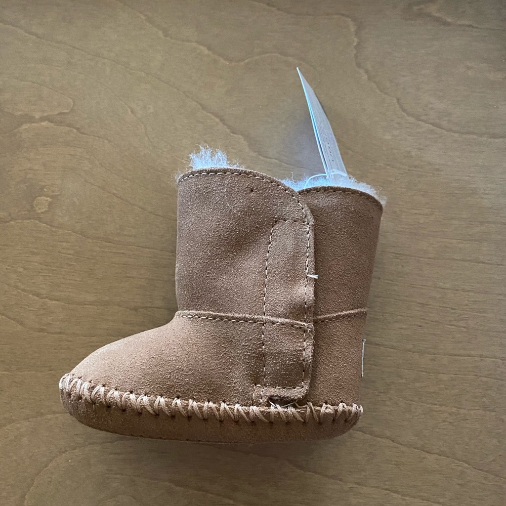 Ugg 0-6 months
